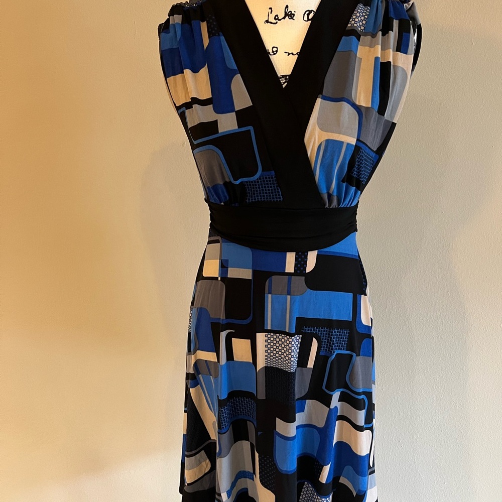 Roulette, black blue and gray, small.